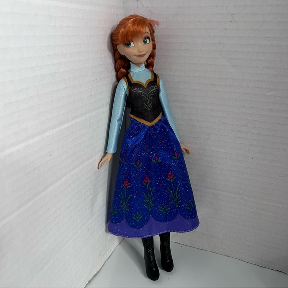 Lot of 4 Disney Princess dolls 11 inches tall - Picture 9 of 14